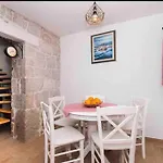 아파트 Luxury Stone House Amfora *