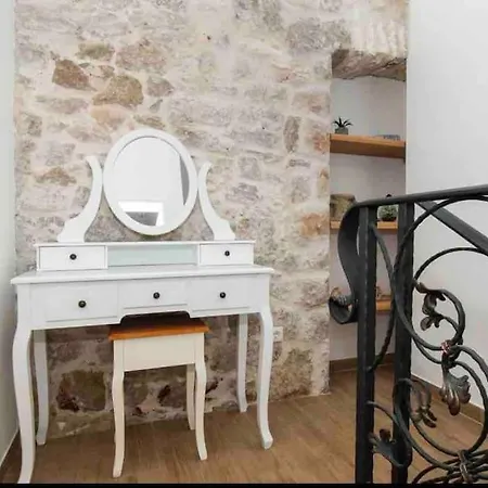 Appartamento Luxury Stone House Amfora Ražanj
