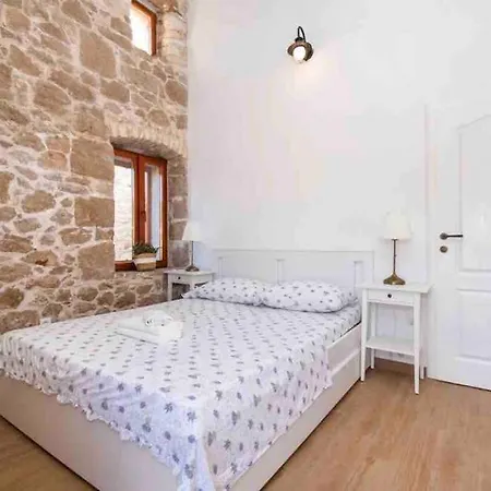 Luxury Stone House Amfora شقة