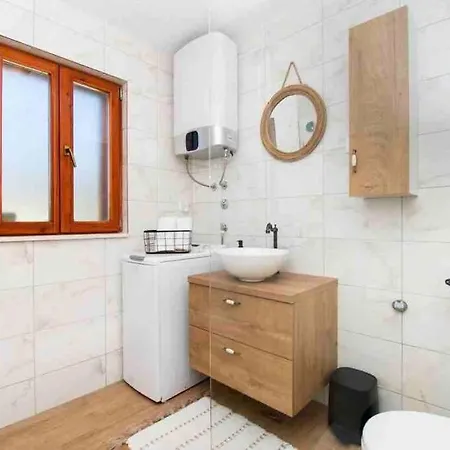 Luxury Stone House Amfora Apartmán