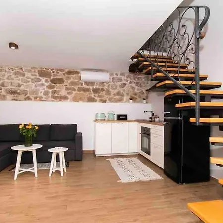 Luxury Stone House Amfora