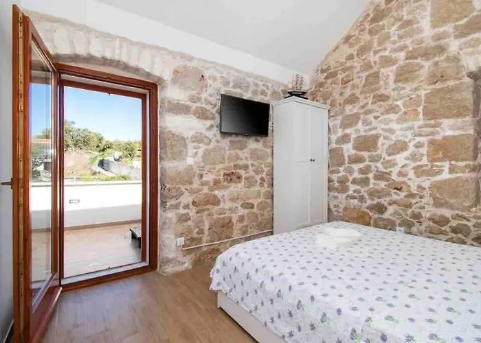 Luxury Stone House Amfora