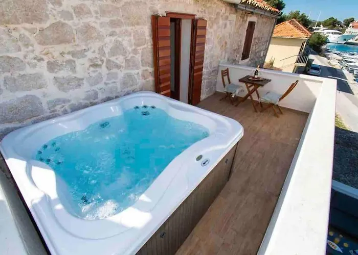 Luxury Stone House Amfora