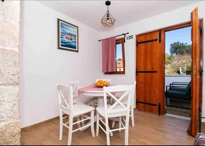 Luxury Stone House Amfora דירה