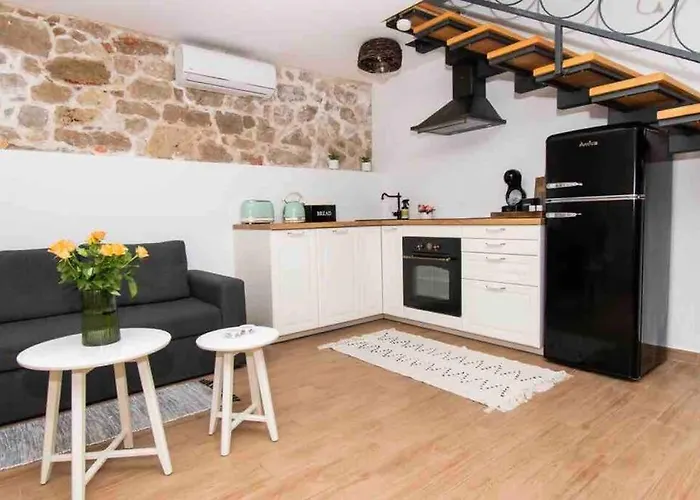 דירה Luxury Stone House Amfora Ražanj