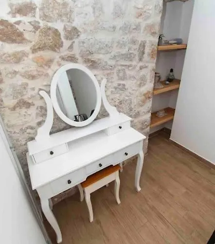 Luxury Stone House Amfora *