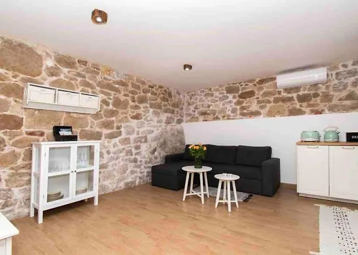 Luxury Stone House Amfora דירה Ražanj